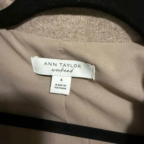 Ann Taylor Taupe Women's Blazer - Picture 3 of 3